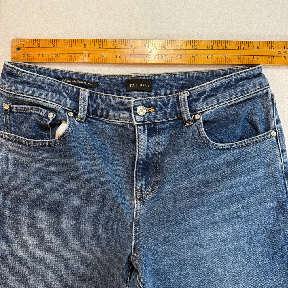 Talbots Everyday Relaxed Jean Size 10 Cooper Wash Medium Blue Denim Pants - Picture 5 of 12